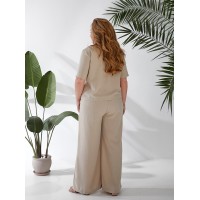 Жіночий легкий класичний костюм бежевого кольору 33134