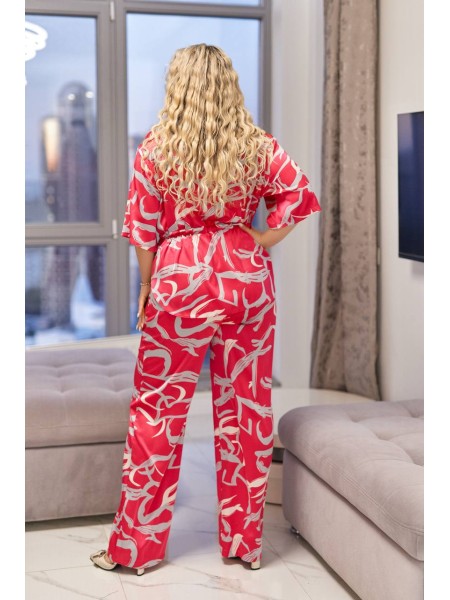 Жіночий легкий брючний костюм малинового кольору 33141