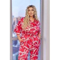 Жіночий легкий брючний костюм малинового кольору 33141