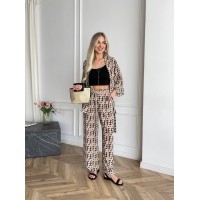 Жіночий легкий прогулянковий костюм бежевого кольору 33205