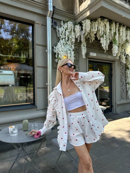 Жіночий мусліновий костюм із серцями червоного кольору 33247