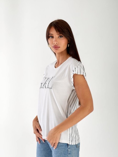 Жіноча футболка зi стразами бiлого кольору 33261