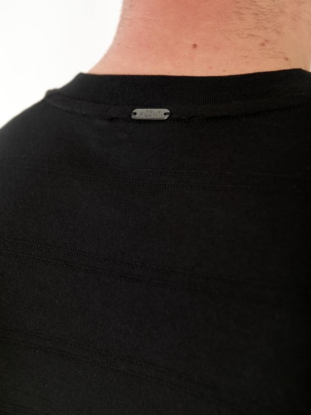 Чоловіча базова футболка з смужками чорного кольору 33299