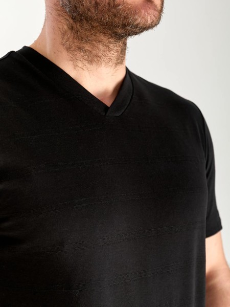 Чоловіча базова футболка з смужками чорного кольору 33299