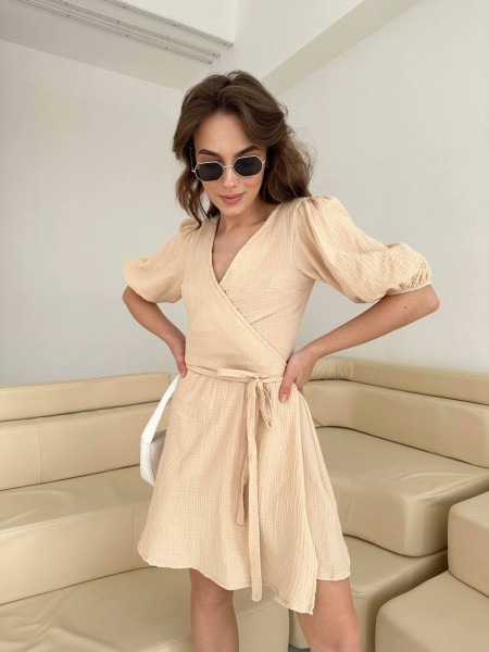 Мусліновий сарафан на запах бежевого кольору 33329