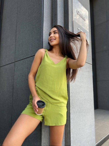 Жіночий літній костюм (шорти+майка) оливкового кольору 33344