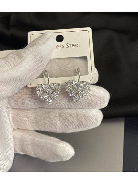 Сережки з камінцями срібного кольору англійський замок магніт 33352