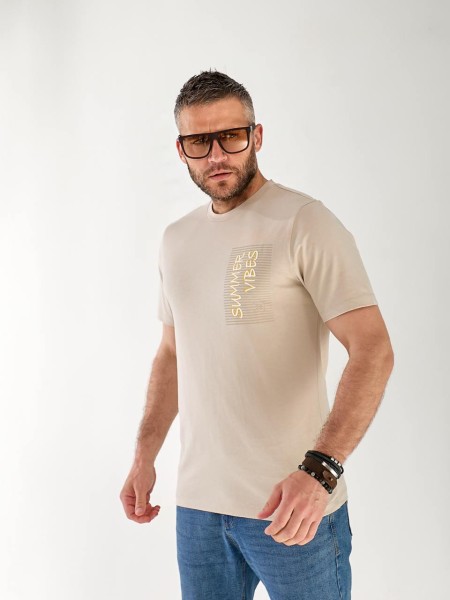 Чоловіча футболка з написом бежевого кольору 33359
