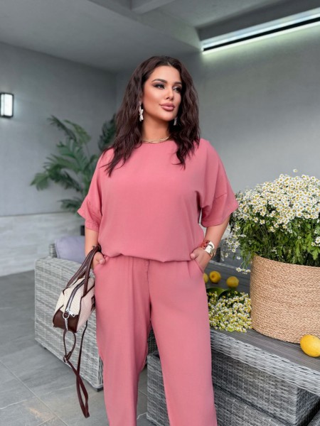 Жіночий легкий прогулянковий костюм пудрового кольору 33406