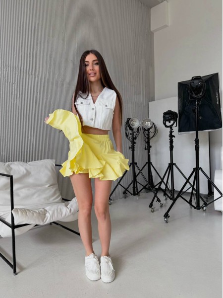 Повітряна спідниця-шорти жовтого кольору 33416