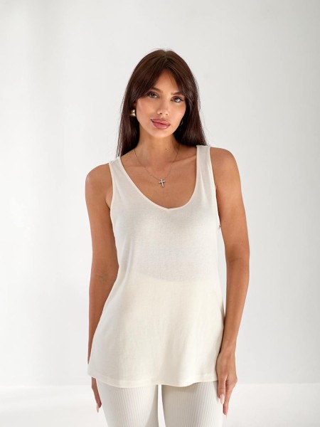 Майка базова жіноча в рубчик білого кольору 33452