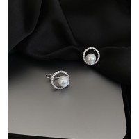 Сережки Перлина англійський замок срібного кольору 33456