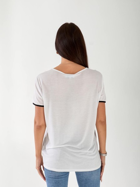 Жіноча футболка з малюнком бiлого кольору 33503