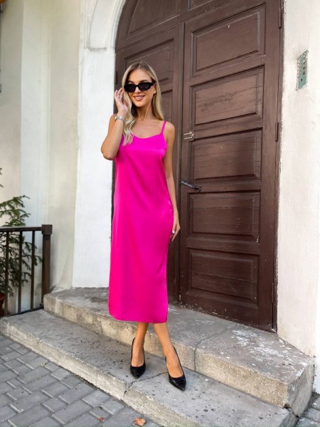 Шелковое платье миди на бретельках малинового цвета 33525