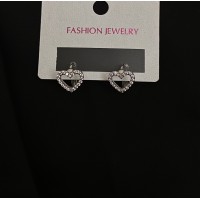 Сережки серце круглий замок срібного кольору 33555