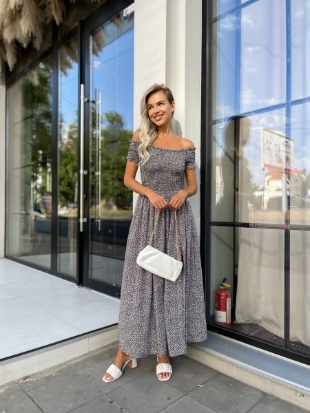 Літня сукня міді в квітку з відкритими плечима чорного кольору 33569