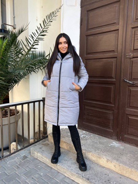 Жіноча стьобана зимова куртка сірого кольору 25538 N