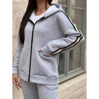 Жіночий теплий костюм із змійкою сірого кольору 25638