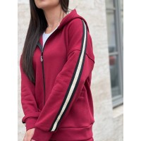 Жіночий теплий костюм із змійкою бордового кольору 25641