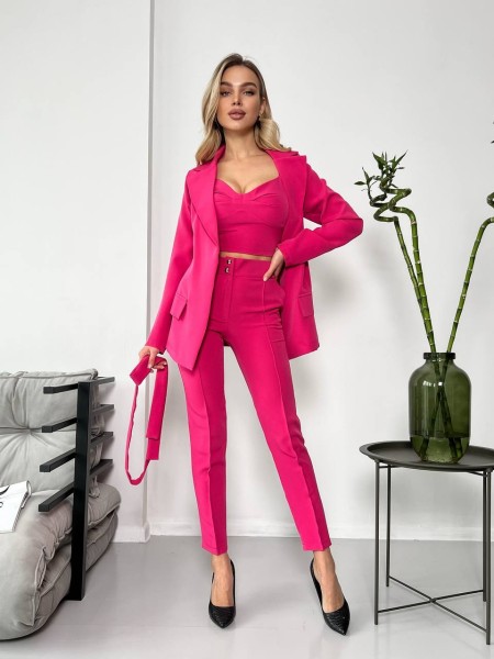 Жіночий стильний костюм -трійка малинового кольору 25779 AA