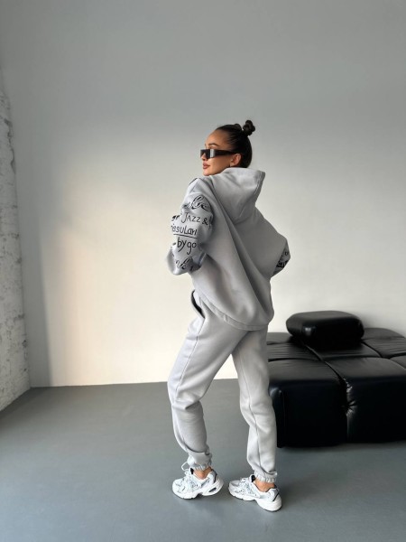 Женский  спортивный костюм с принтом серого цвета  25915 Br