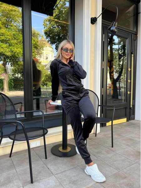 Женский велюровый костюм черного цвета 26286