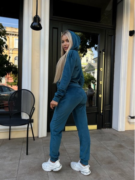 Женский велюровый костюм изумрудного цвета 26287