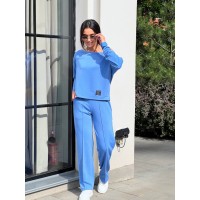 Жіночий костюм зі спущеним плечем джинсового кольору 26295 МО