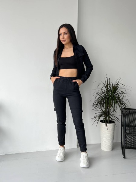 Жіночий костюм чорного кольору 26301 МО