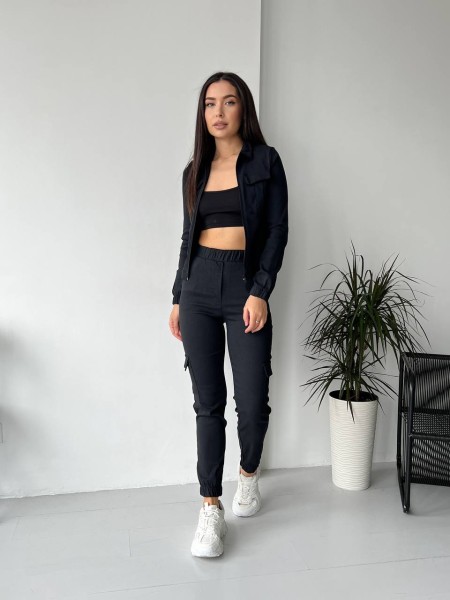 Жіночий костюм чорного кольору 26301 МО