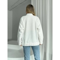 Женский бомбер из букле баранчика белого цвета 26875