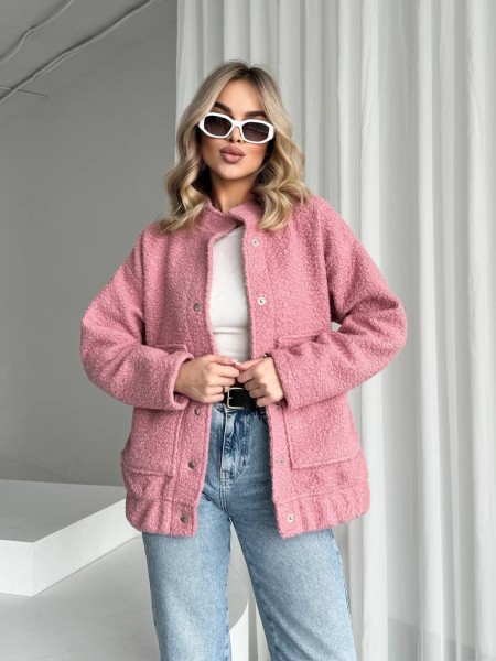 Жіночий бомбер з букле баранчика рожевого кольору 26879 АА