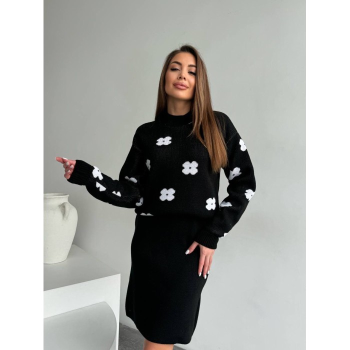 Жіночий в'язаний костюм чорного кольору 26937 АО