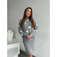 Жіночий в'язаний костюм сiрого кольору 26938 АО