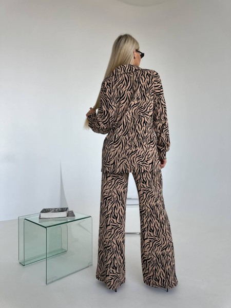 Жіночий прогулянковий костюм кольору бежевої зебри 27390 АА