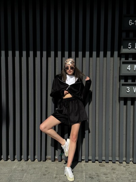 Женский велюровый костюм черного цвета 27462