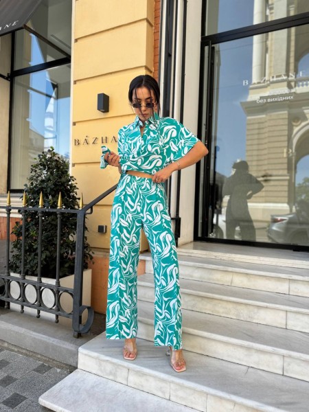 Ніжний прогулянковий костюм зеленого кольору 28058 N