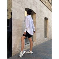 Женская рубашка с манжетами на пуговицах белого цвета 28288