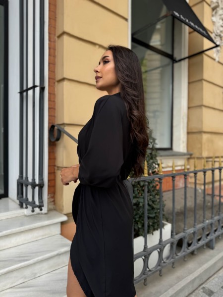 Жіноча сукня з поясом чорного кольору 28306 МО