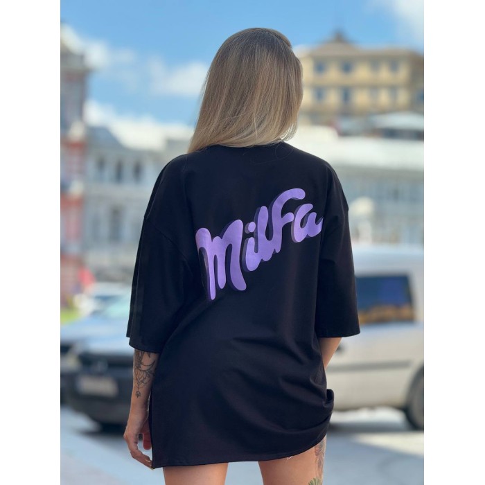 Жіноча базова футболка "MILFА" чорного кольору  28342