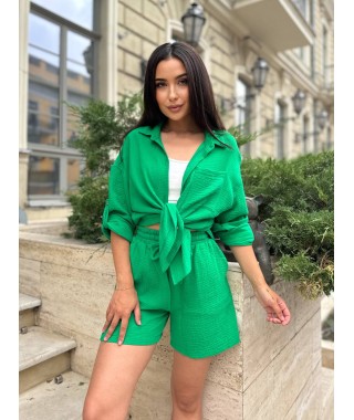 Муслиновый костюм с шортами светло-зеленого цвета 28392