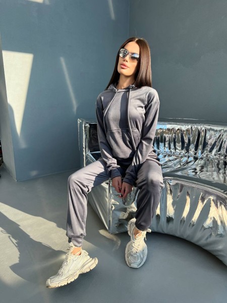 Спортивный велюровый костюм графитового цвета 28726