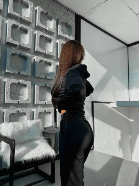 Спортивный велюровый костюм черного цвета 28727