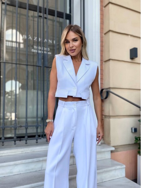 Стильний класичний костюм білого кольору 28736