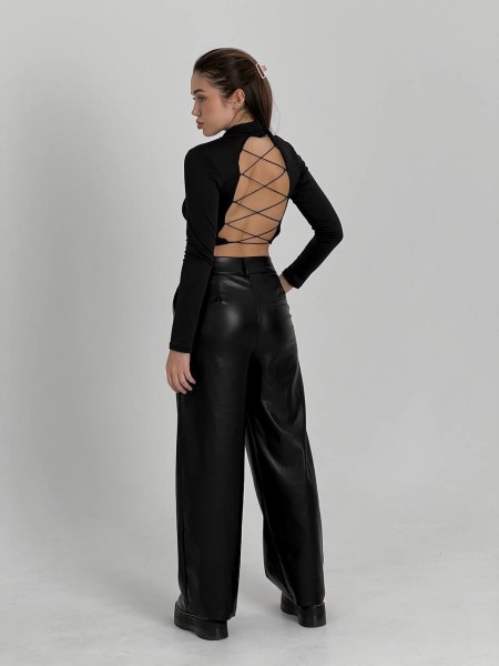 Запальний топ із шнурівкою чорного кольору 28820