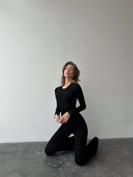 Шикарный комбинезон с открытой спинкой черного цвета 28821