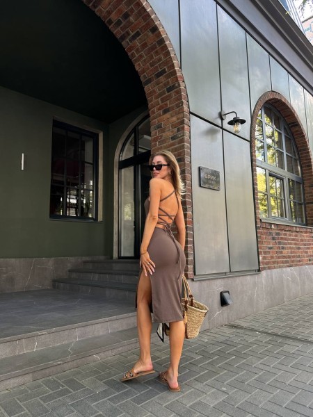 Приваблива сукня у стилі SKIMS з відкритою спинкою кавового кольору 28824