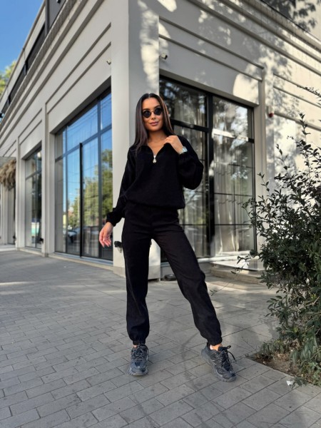 Женский вельветовый костюм черного цвета 29101