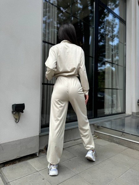 Женский спортивный костюм из трикотажа молочного цвета 29183