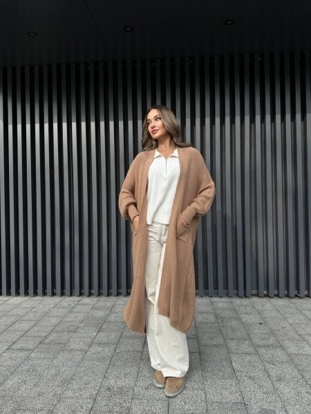 Подовжений в'язаний кардиган кавового кольору 29194